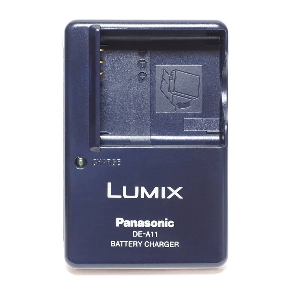 LUMIX デジタルカメラ バッテリーチャージャーメモリーカード付き Amazon | Panasonic LUMIX バッテリーチャージャー DE-A11A